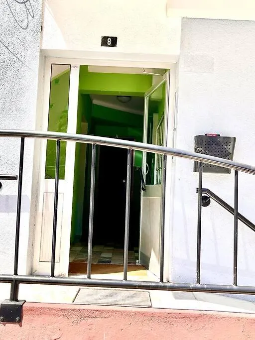 New-Romantic Studio Near The Beach! Paco de Arcos Apartment